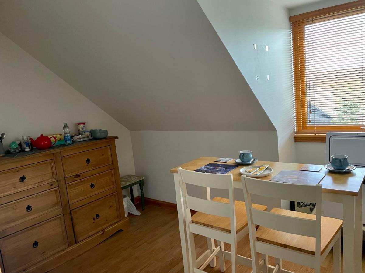 Bed and Breakfast 9 Kirk Road à Cromdale Extérieur photo